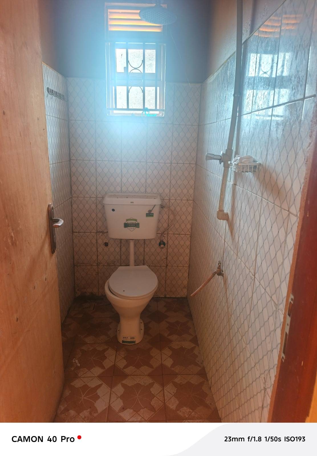 2 Roomed, Self contained
